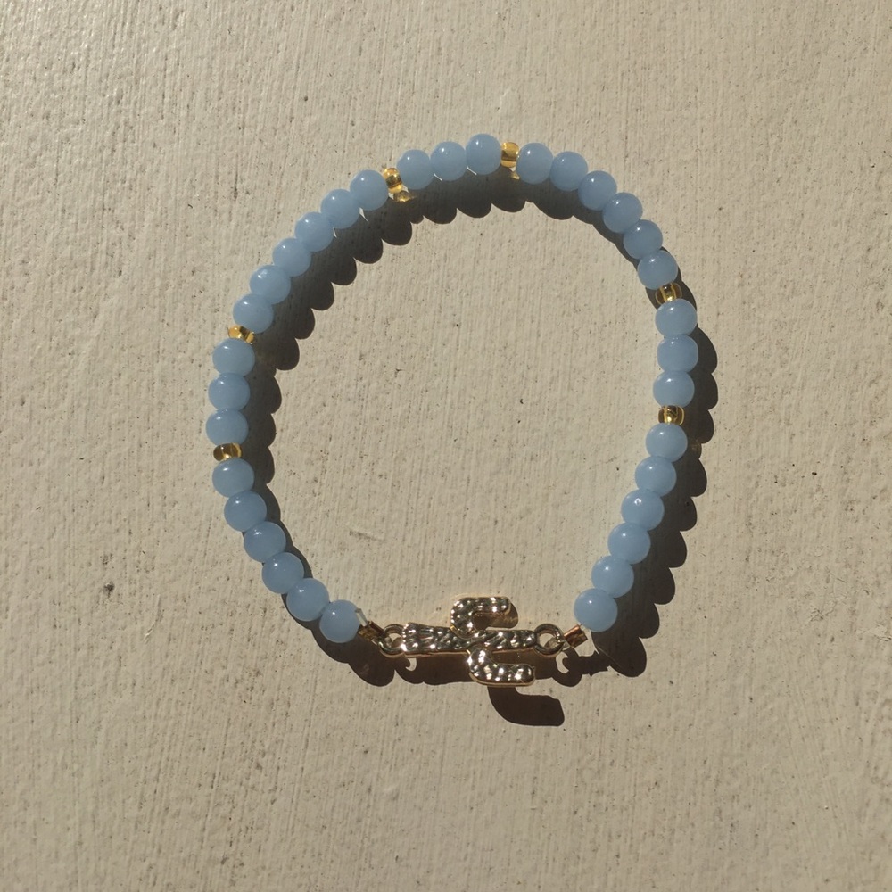 Periwinkle and gold cactus bracelet. - Picture 7 of 7